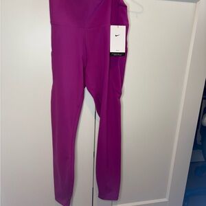 NWT Nike One Women's High-Waisted 7/8 Leggings with Pockets Medium Hot Fuchsia
